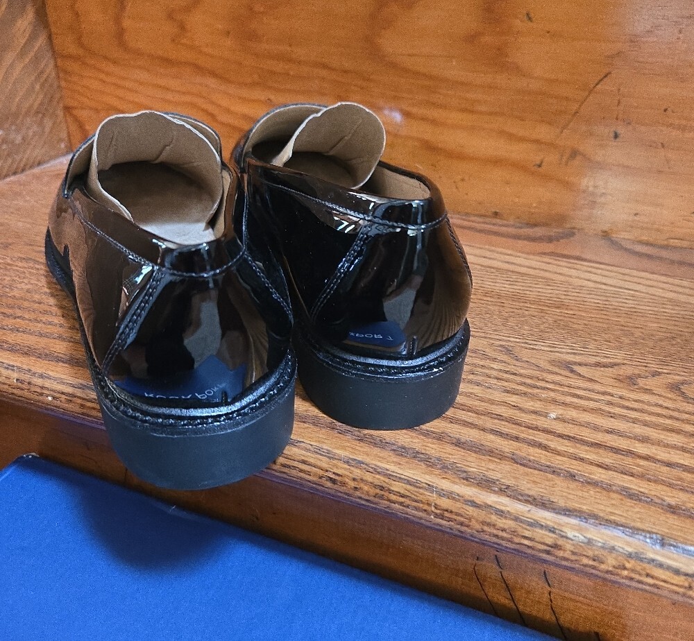 Rockport Women’s Black Patent Leather Penny Loafers - Picture 3 of 9